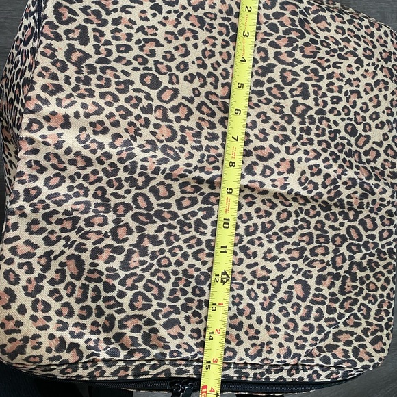 Leopard print Soft sided cooler - Picture 4 of 6